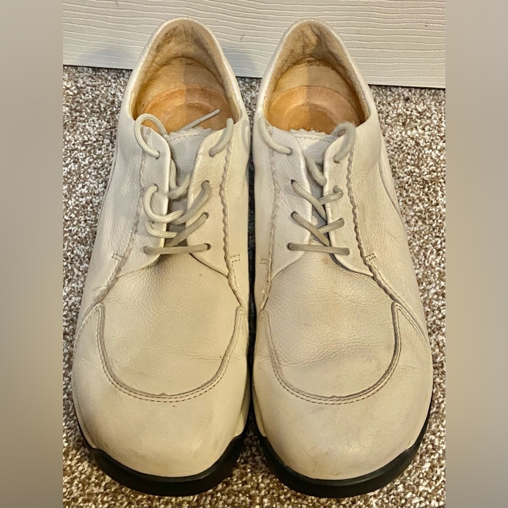 Footprints Size 10/EU 42 Taupe Leather Lace Up Casual Oxford Shoes For Women